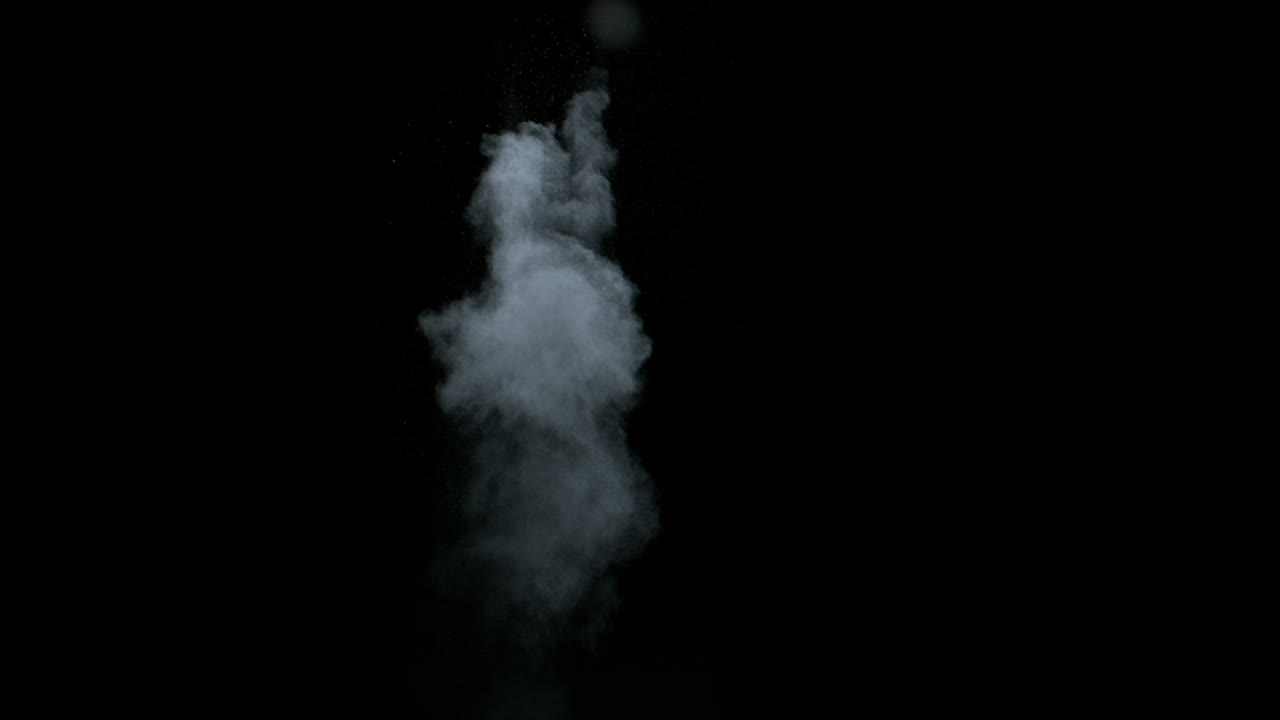 검은 바탕에 고립된 고속 연기가 속삭인다.