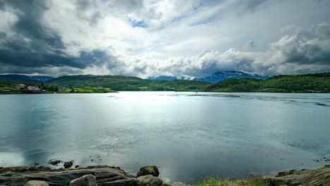 Zeitraffer-Schöne-Natur-Norwegen-Naturlandschaft.