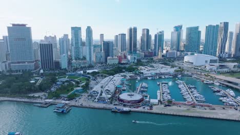 Aerial-shot-of-the-Gulf-on-a-sunny-morning,-Miami,-Florida,-United-States