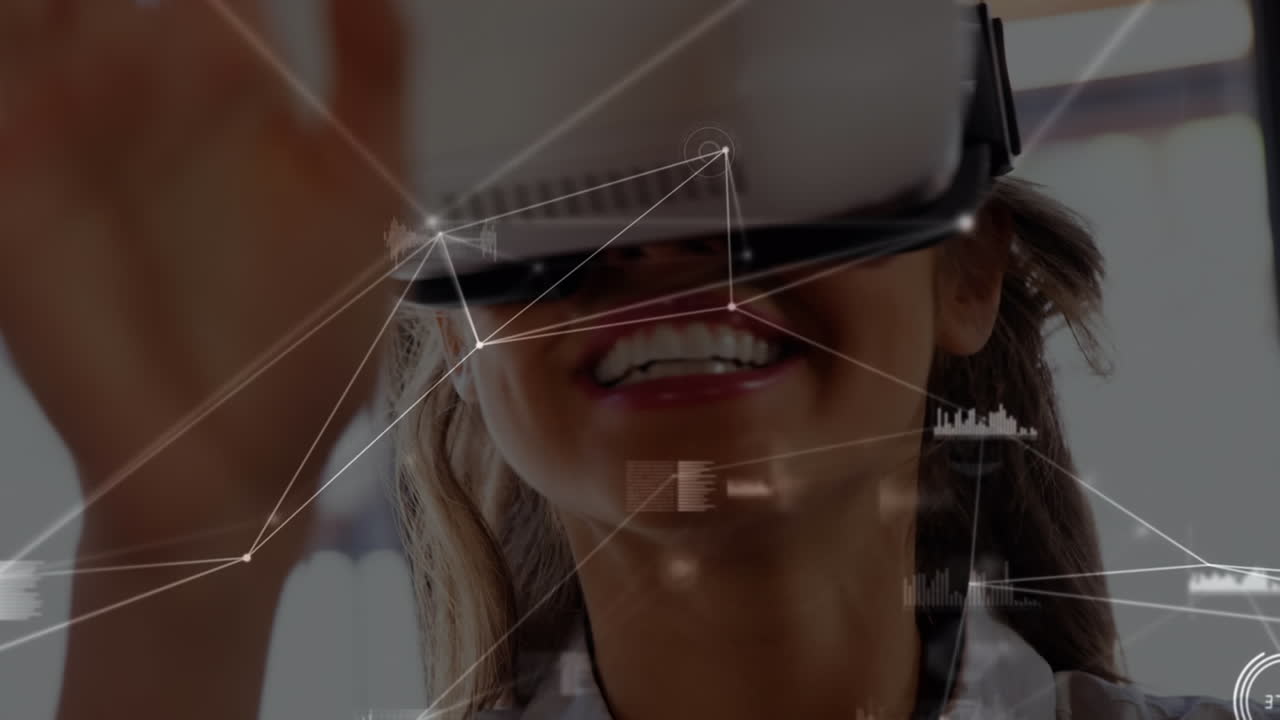 Animazione di una rete di connessioni sopra una donna d'affari che indossa visori VR