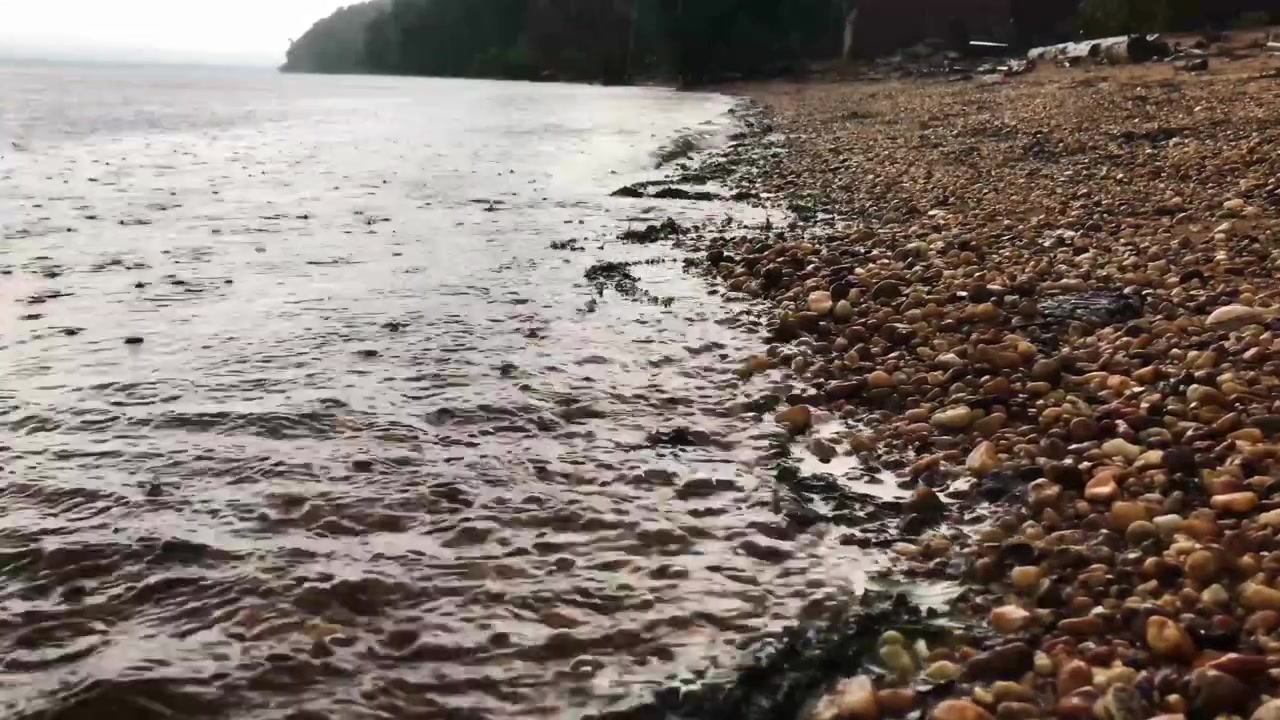Lluvia en la bahía