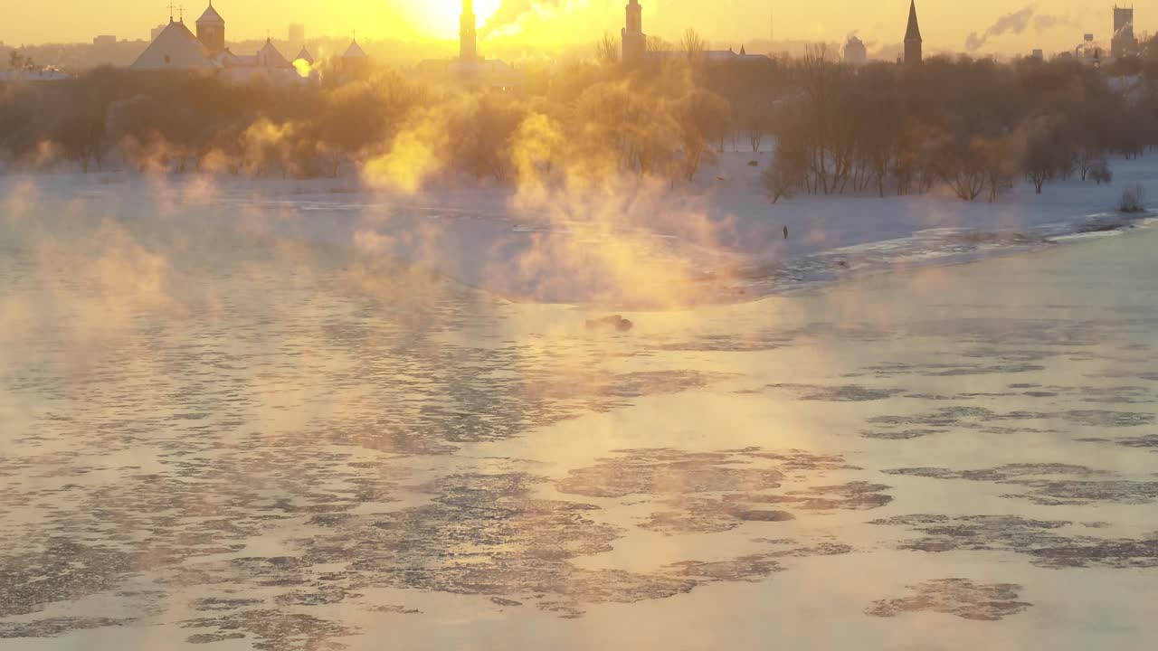 льдины на реке немунас