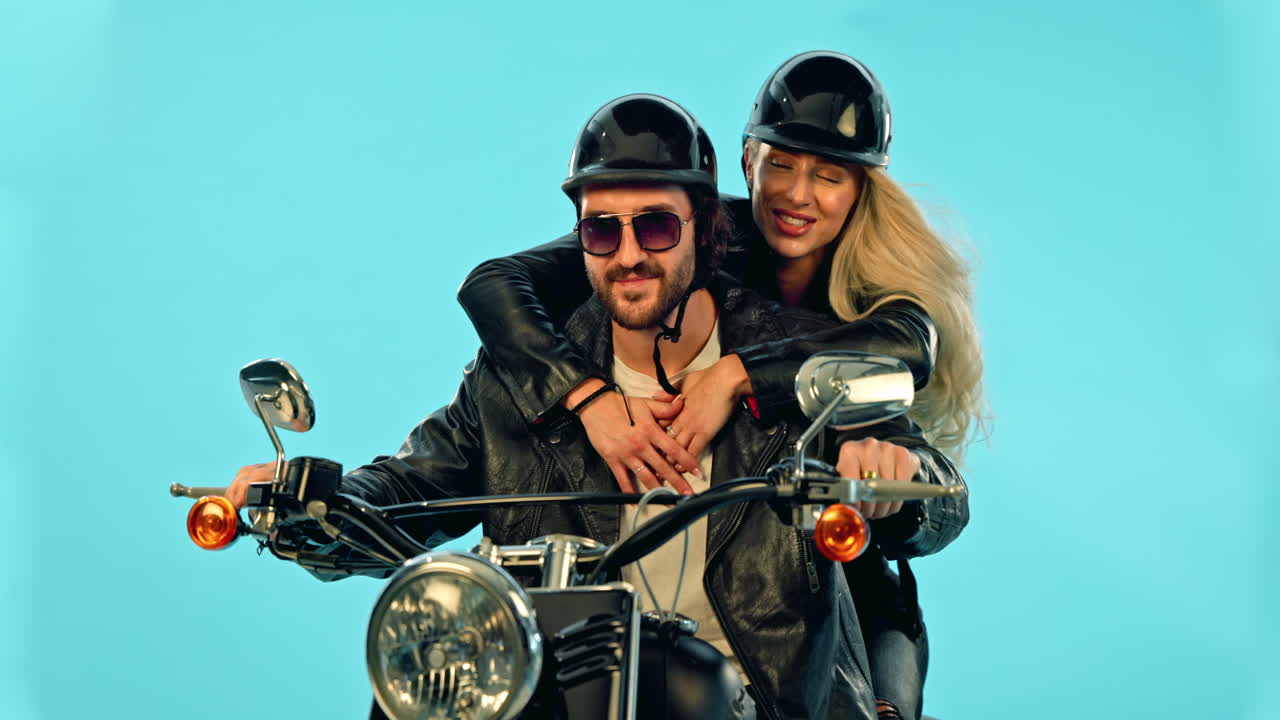 이동, 파란색 배경 및  ⁇  속도