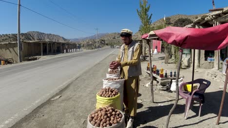 Mercado-De-Nueces-En-La-Carretera