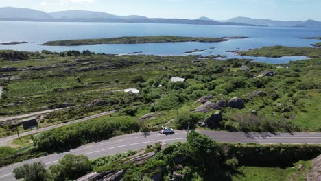 Straße-An-Der-Wilden-Atlantikküste,-Republik-Irland,-Drohnen-Luftaufnahme