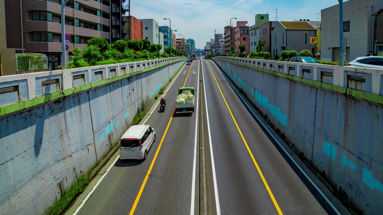 도쿄의 도시 거리에서 교통체증의 타임스 화면