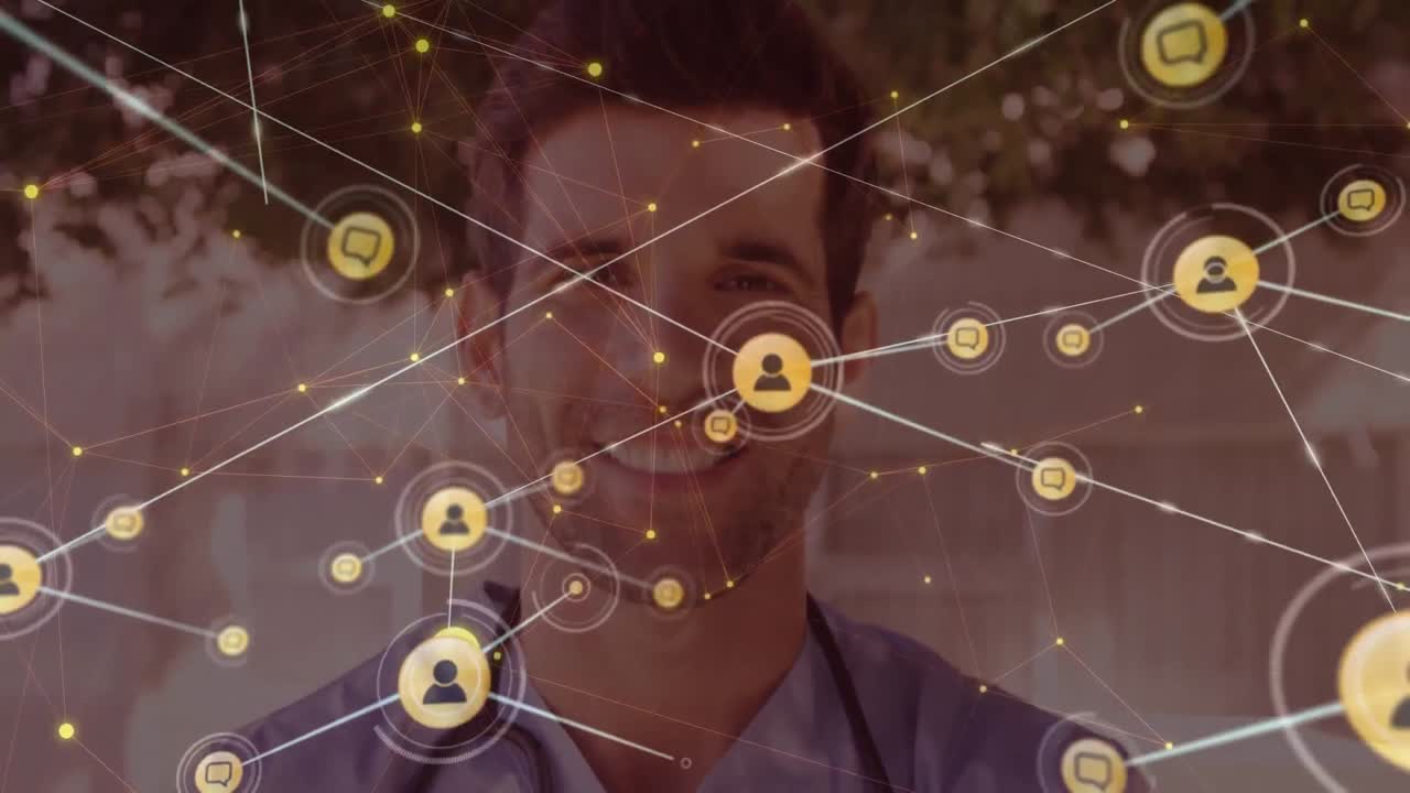 animación de puntos, perfiles y iconos de mensajes conectados con líneas sobre el médico caucásico feliz.