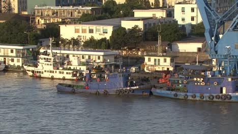 Tugboats-in-the-Port-of-Shanghai,-China