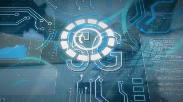 Animation af kikkertscanning med 5G-tekst og databehandling over hænder, der skriver på tastatur