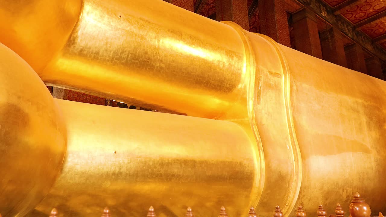 누워 있는 부처 동상 의 클로즈업