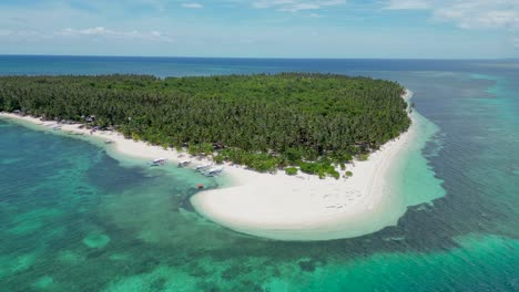 la pacífica isla de patongong, la playa de arena blanca de balabac, la costa, la órbita aérea
