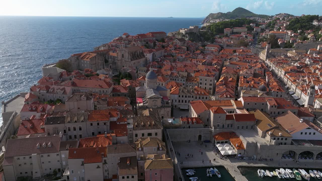 vista aérea del casco antiguo de dubrovnik, croacia