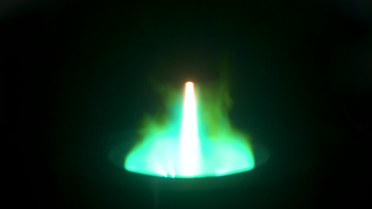 llama verde de un horno de arco de plasma