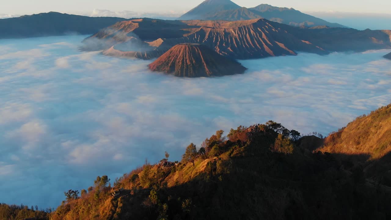 Alba alla King Kong Hill del Bromo. Indonesia, Giava Orientale