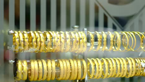 gold-bracelets-on-the-rack