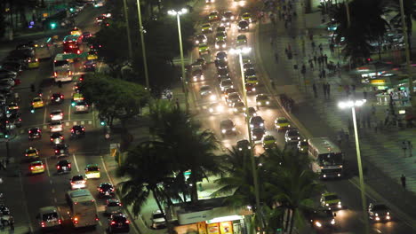 tráfico congestionado en la ciudad moderna