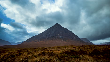 Buachaille-Etive-Mor---Stob-Dearg,-Moody-Skies-Timelapse,-Scottish-Highlands,-Scotland