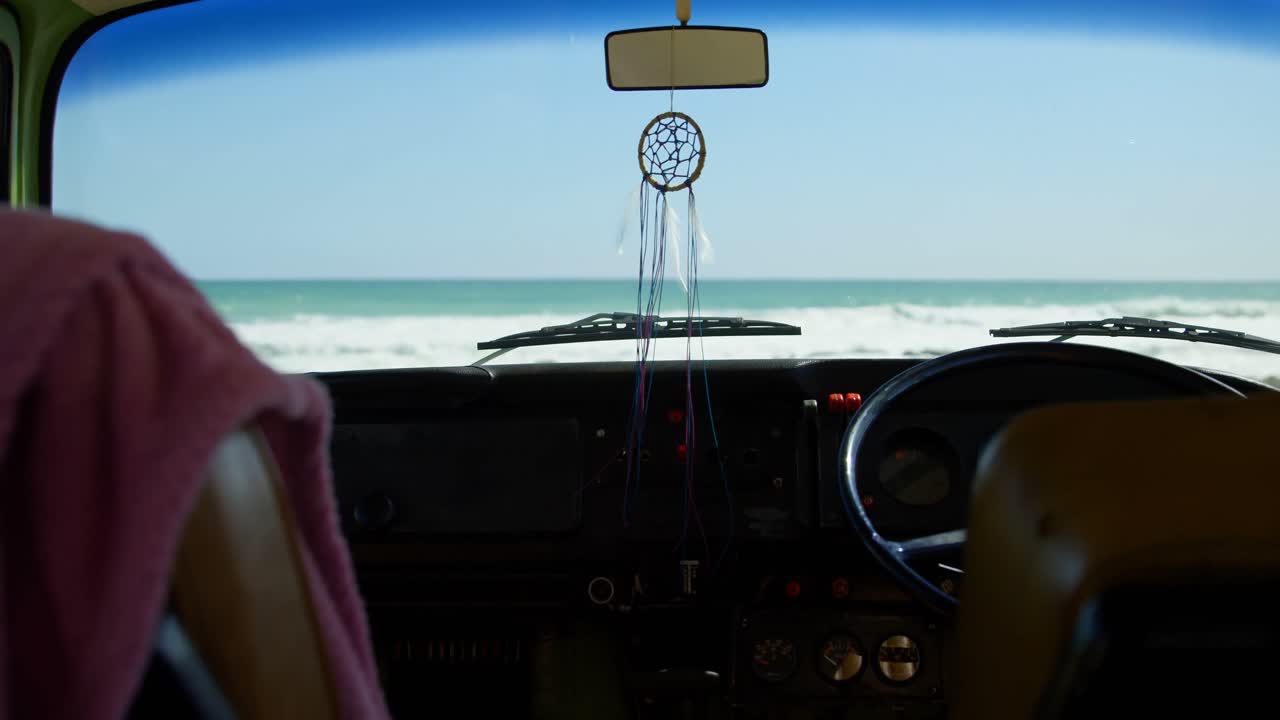 primer plano del interior de la furgoneta 4k