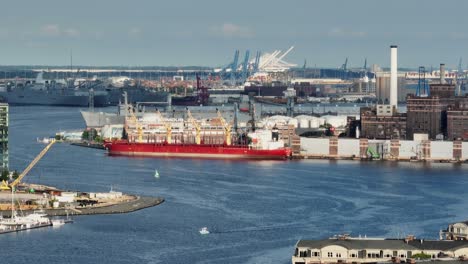 Cargo-ships-dock-at-port-in-USA