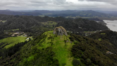 Super-wide-shot-of-St