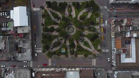 Plaza-Central-De-La-Ciudad-De-Machachi,-Región-De-Pichincha,-Ecuador