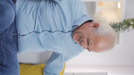 Vertical-video-of-The-old-man-having-a-nervous-breakdown-is-angry-and-does-not-feel-well.