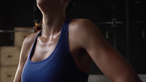 entrenamiento cruzado en un gimnasio
