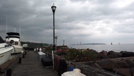 Blick-Auf-Den-Lake-Superior-Vom-Bayfield-Wisconsin-An-Einem-Bewölkten-Nachmittag