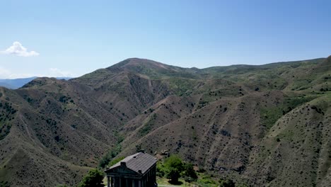 vídeo de drones de alta definición de 4k del antiguo templo garni en armenia
