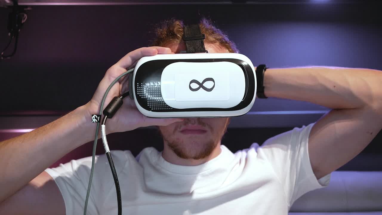 adolescente de la generación z escapando al mundo virtual del metaverso