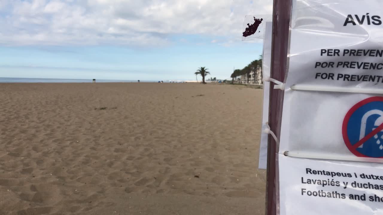 aviso de duchas cerradas en las playas por covid-19
