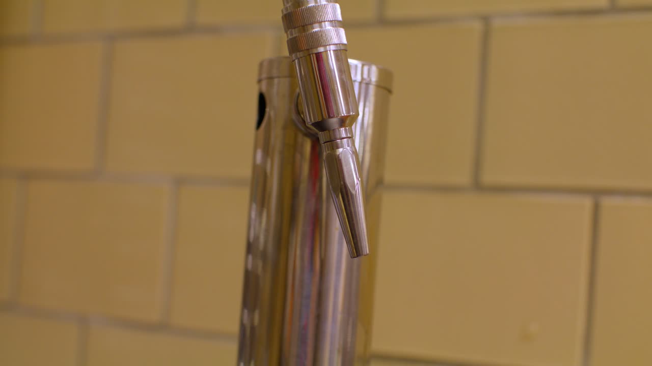 Fountain top with close up stable video.