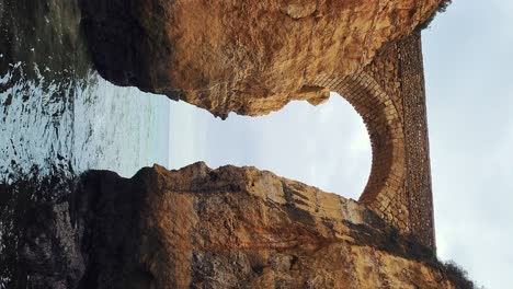 ponta da piedade rocks near lagos in algarve, portugal