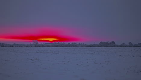 Hermosa-Puesta-De-Sol-Capturada-Sobre-El-Paraíso-Invernal-Congelado-En-Un-Lapso-De-Tiempo