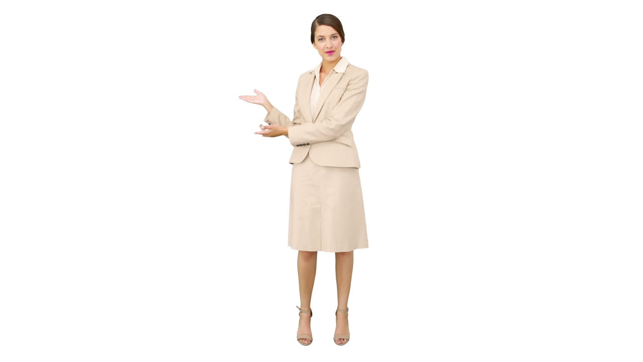 책상에서 타이핑하는 잘생긴 사업가