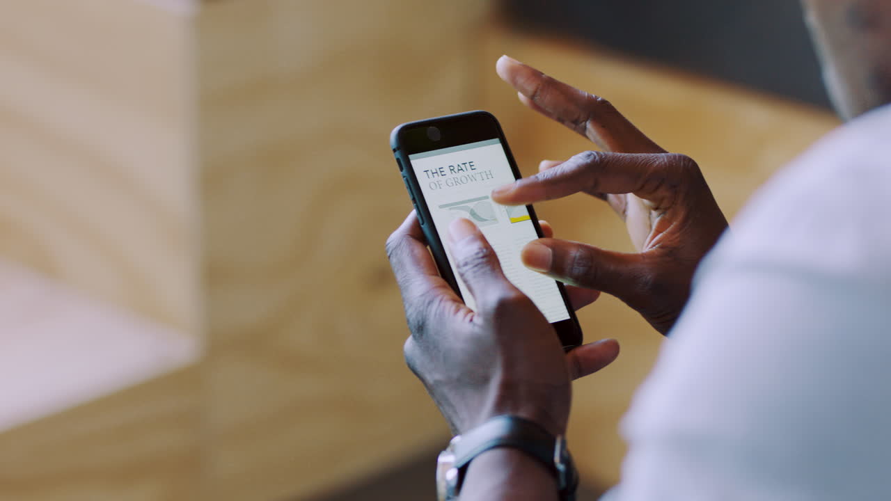 creativo, diseñador y teléfono con un sexo masculino