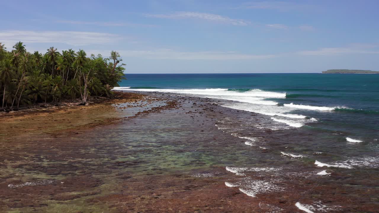 Onde in zoom, Mentawai, Indonesia, Asia
