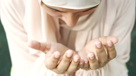 muslim woman in prayer