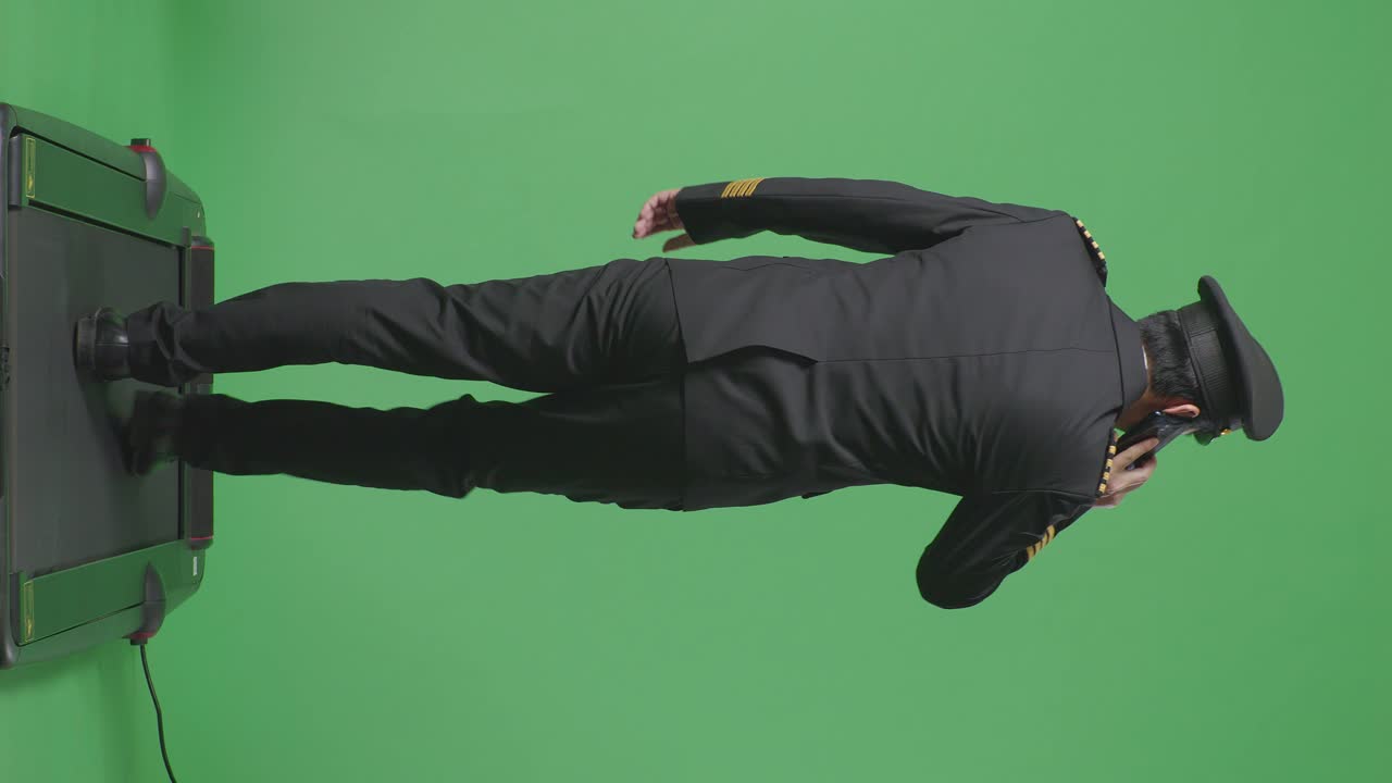 트레드밀에 있는 조종사