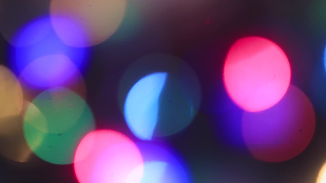 navidad borrosa misteriosas luces multicolores parpadean brillantemente.