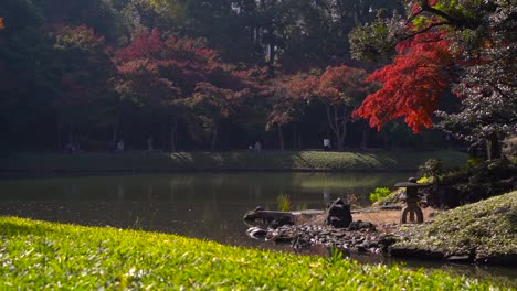 famous japanese landscape garden koishikawa korakuen in tokyo during autumn colors