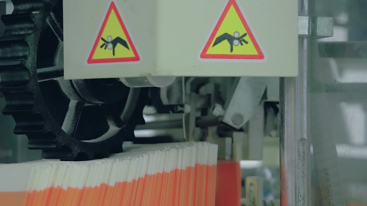 밀가루를 포장하기 위한 자동 먹이 가방