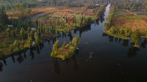 Hiperlapso-Sobre-Xochimilco-En-La-Ciudad-De-Mexico