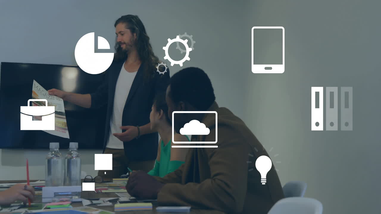 animación del procesamiento de datos sobre diversas personas de negocios en la oficina