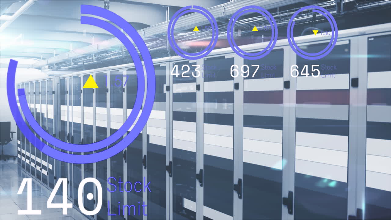 animación del procesamiento de datos del mercado de valores y senderos de luz contra la sala de servidores de computadoras