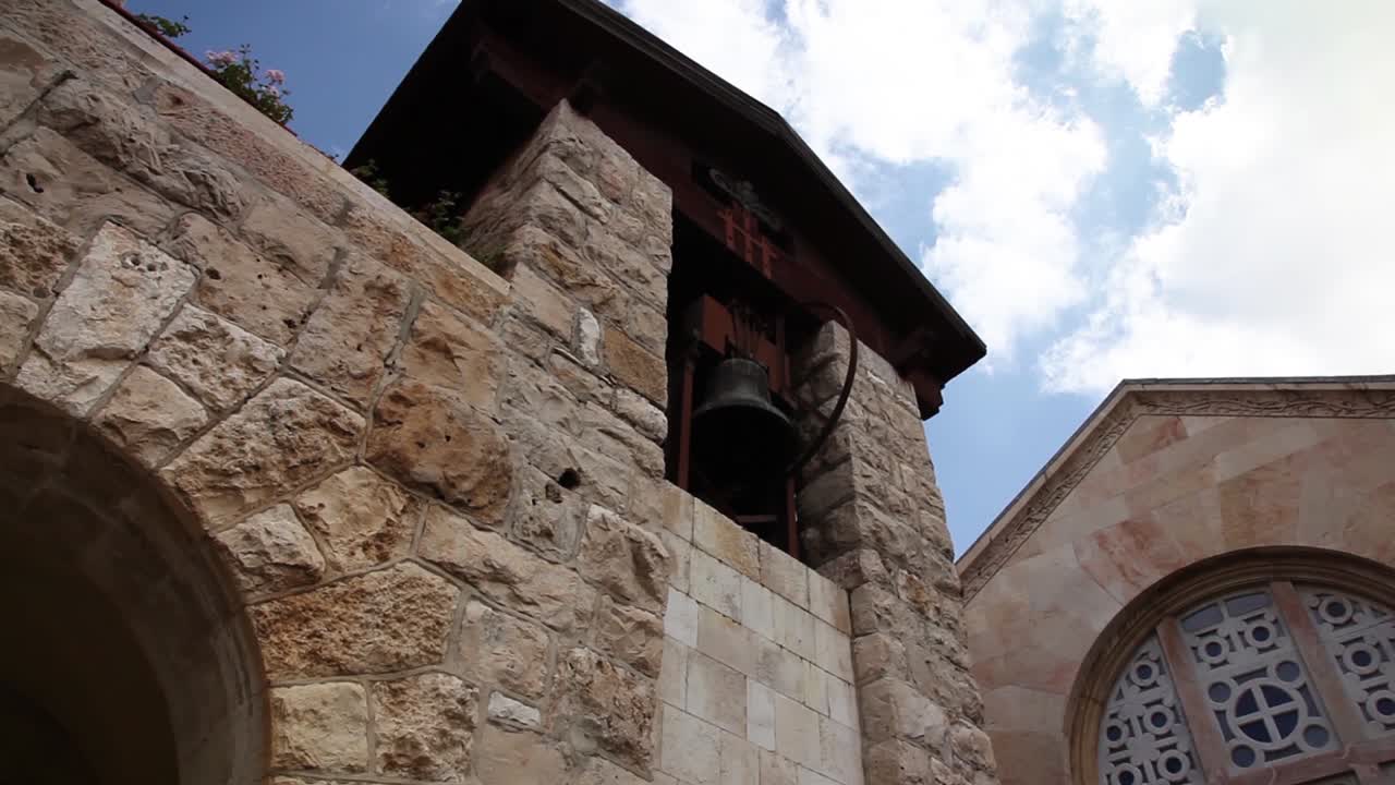 Campana del campanile nel Giardino del Getsemani, Gerusalemme, Israele.