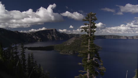 The-beautiful-shores-of-Crater-Lake-Oregon