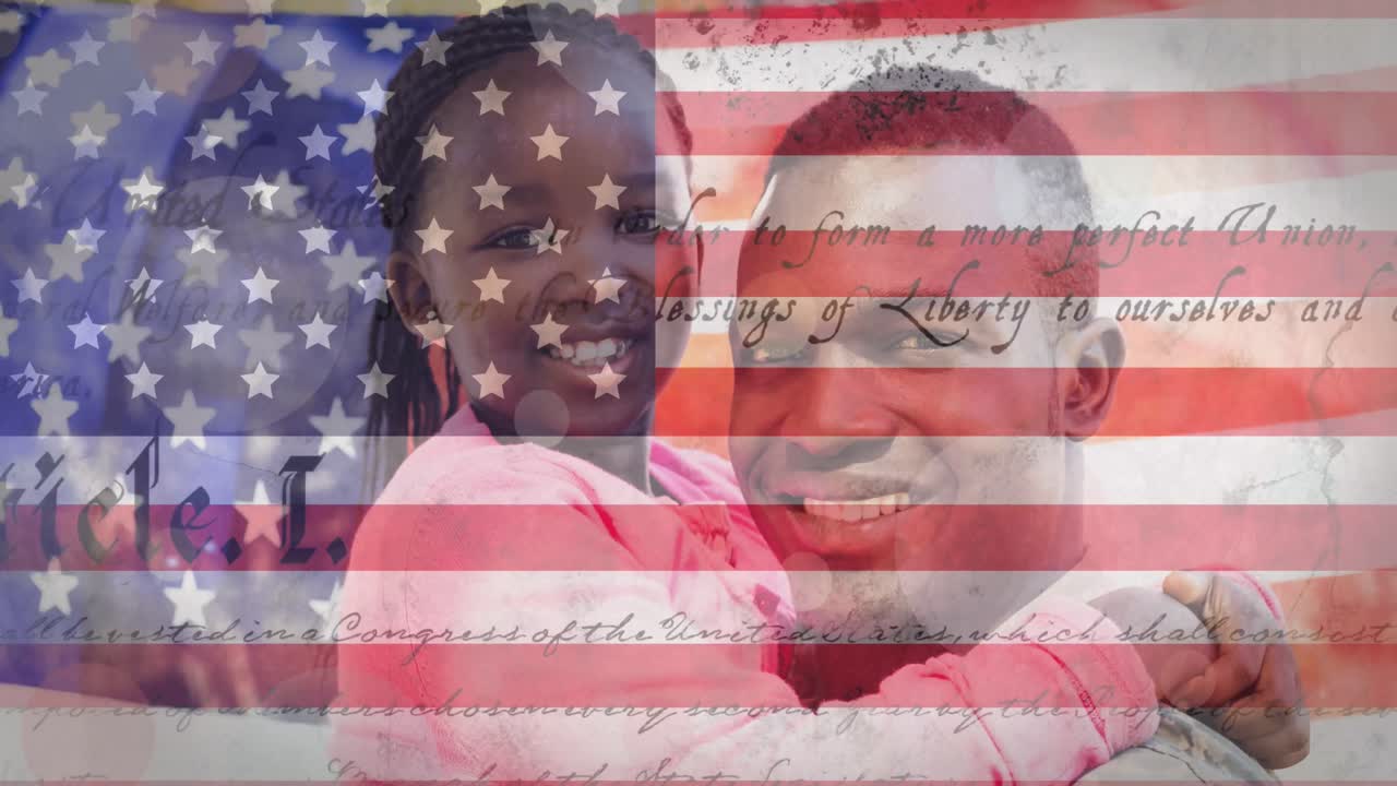 animación de la bandera de los estados unidos de américa sobre un feliz soldado afroamericano con una hija