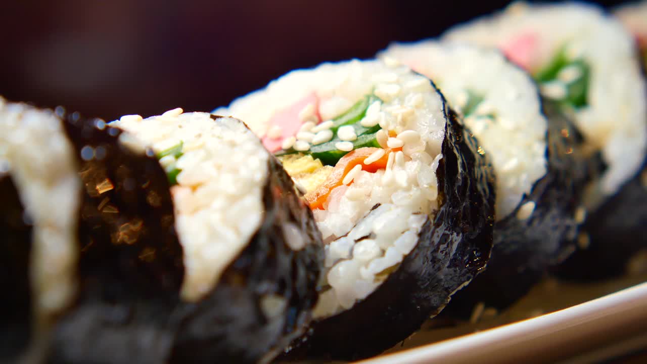 Sushi Roll yang Lezat