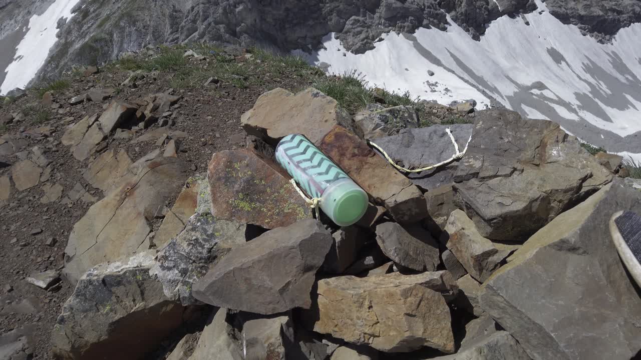 산 꼭대기에 있는 타임 캡슐, 로키 카나나스키스 캐나다 앨버타